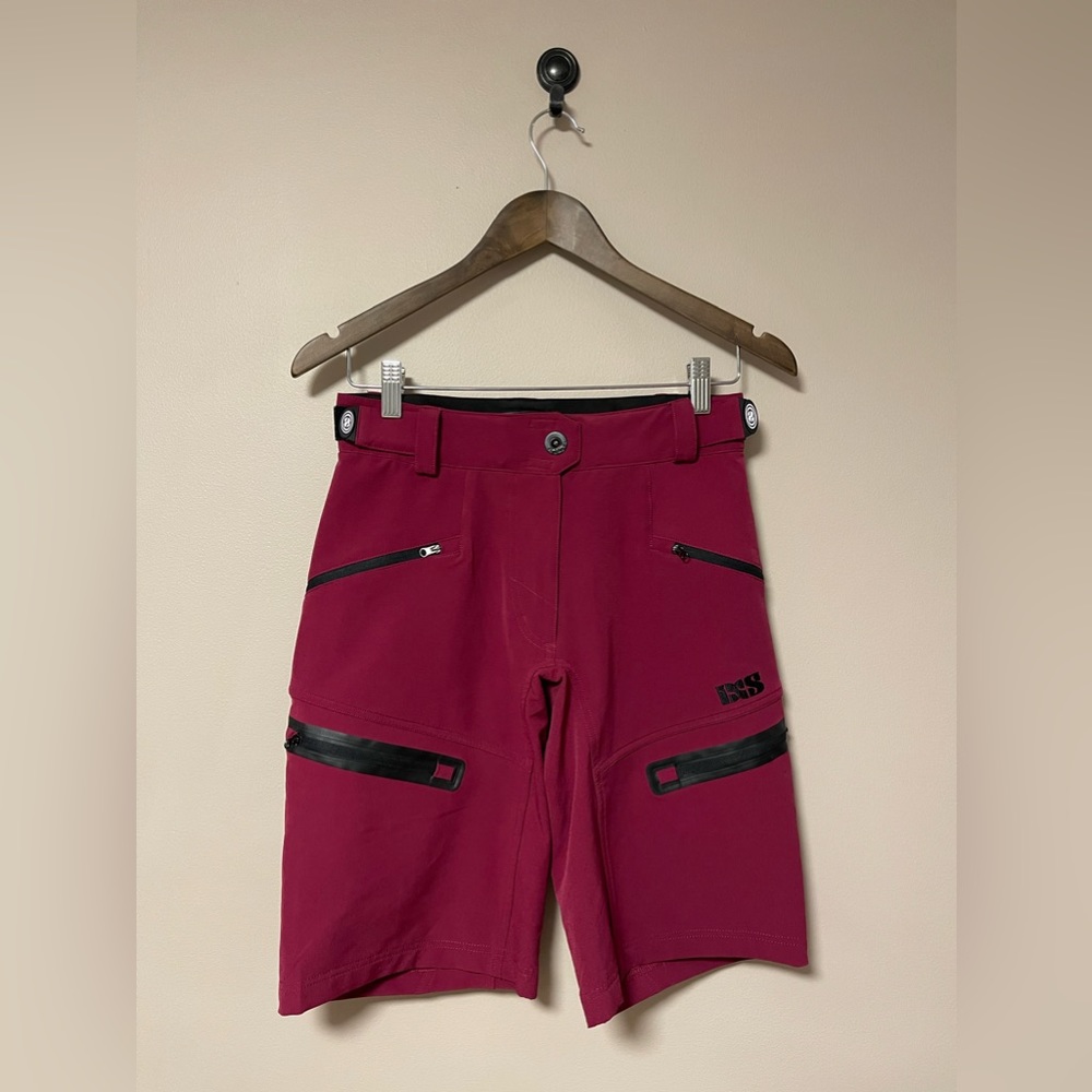 𝐈𝐗𝐒 𝐁𝐈𝐊𝐄 𝐒𝐇𝐎𝐑𝐓𝐒- Woman’s Small